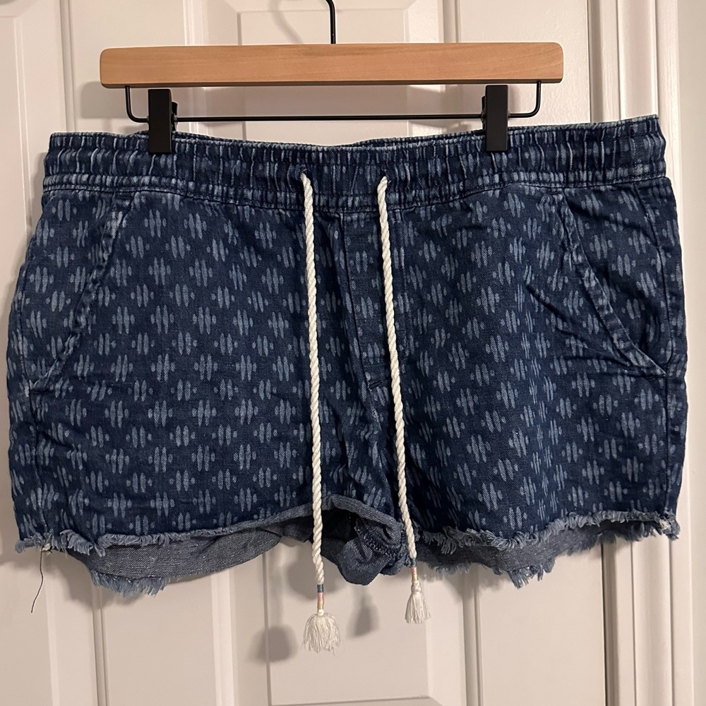 LOFT- Denim Print Cut Off Shorts